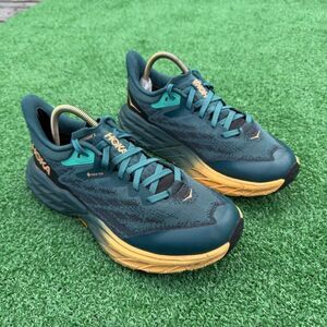 HOKA ONE ONE SPEEDGOAT 5 GTX - Women’s Running Shoes - SIZE 7.5B